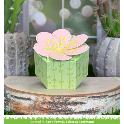 LAWN FAWN Flower Treat Box Dies