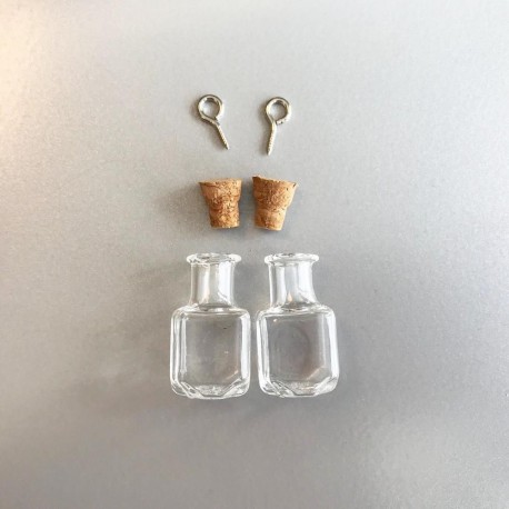 2 Mini Glass Bottles 4