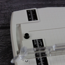 Tonic Studios Tim Holtz Precision Trimmer 31,5 cm